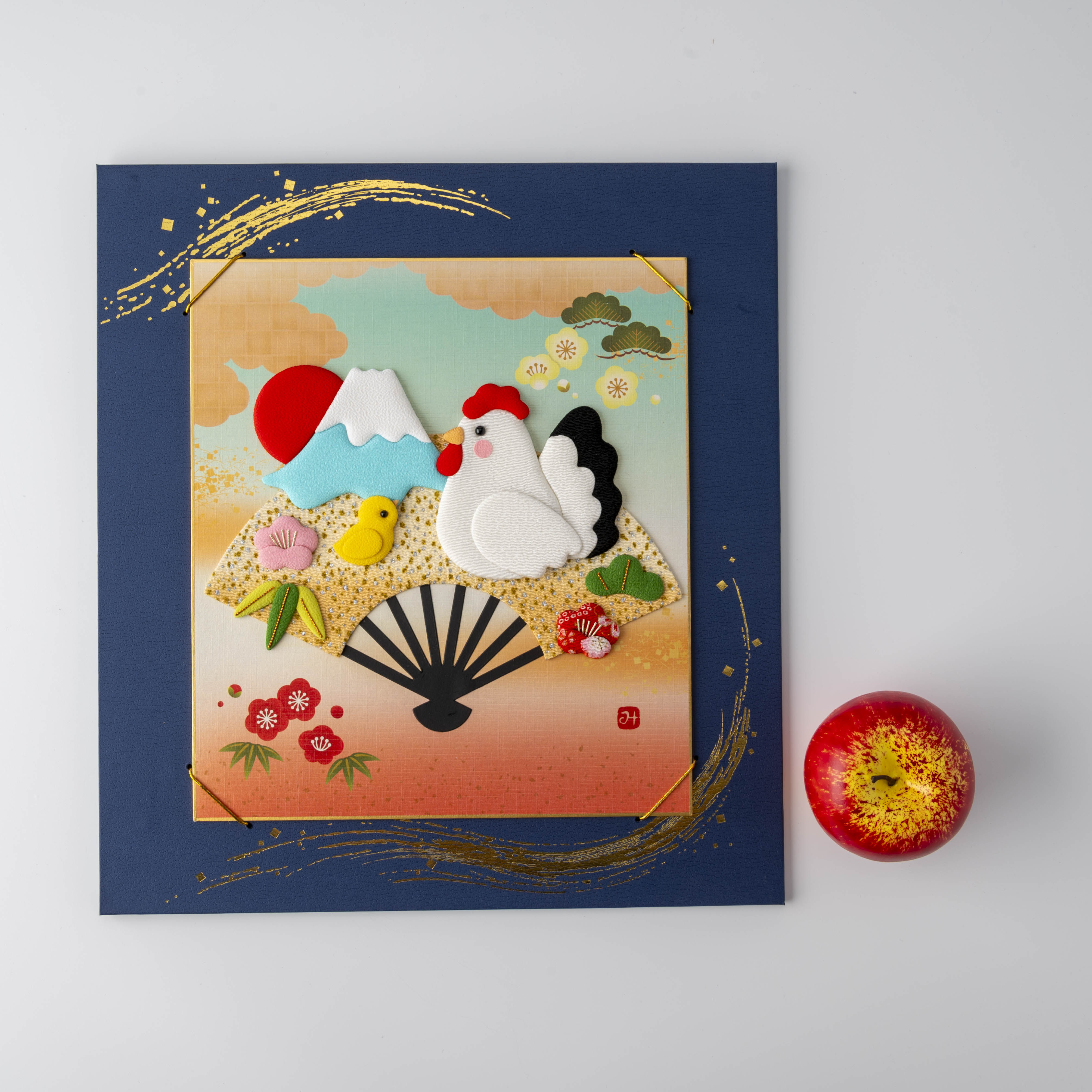 Rooster et poussin avec le mont Fuji - Cadre bleu marine et or, œuvres de tissu surélevées